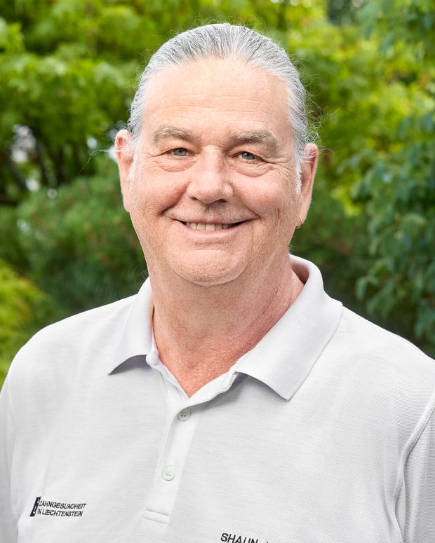 Med. dent. Shaun Joynson, B.D.S.
