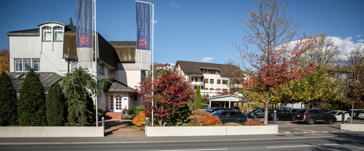 Ausreichend Parkplätze direkt bei der Praxis